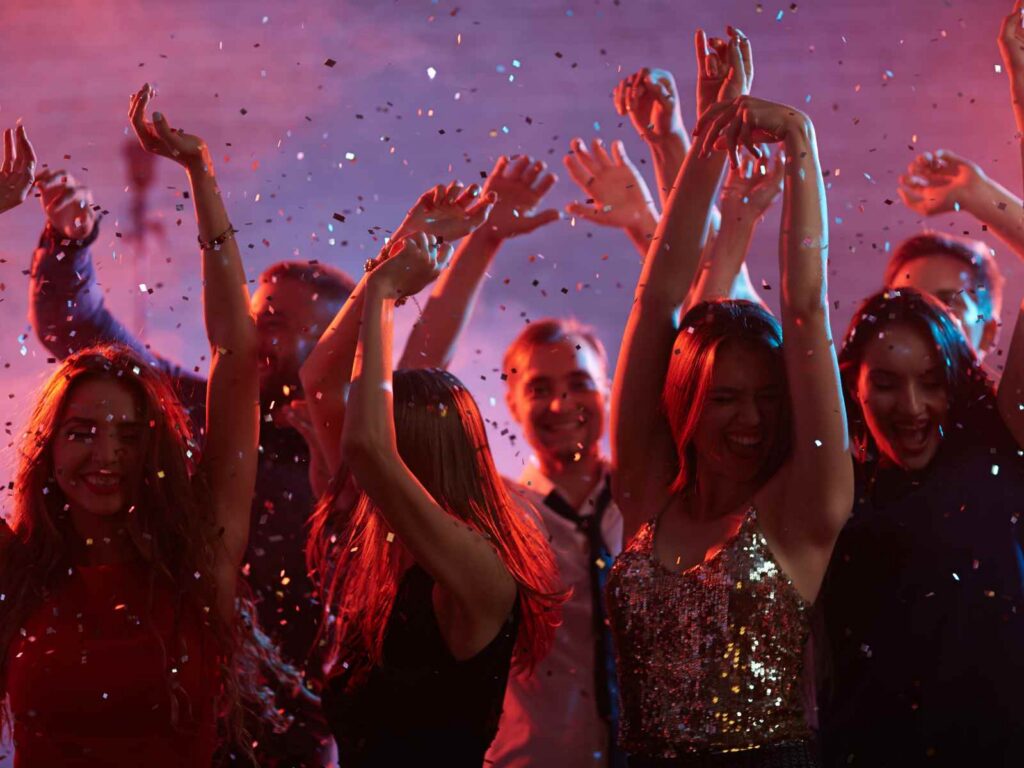 Schiff in Wilhelmshaven für eine Geburtstagsfeier Chartern