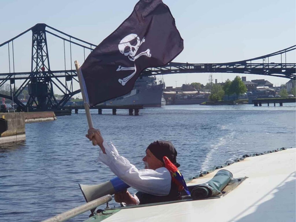 Schiff in Wilhelmshaven für ganz individuelle Charterfahrten mieten